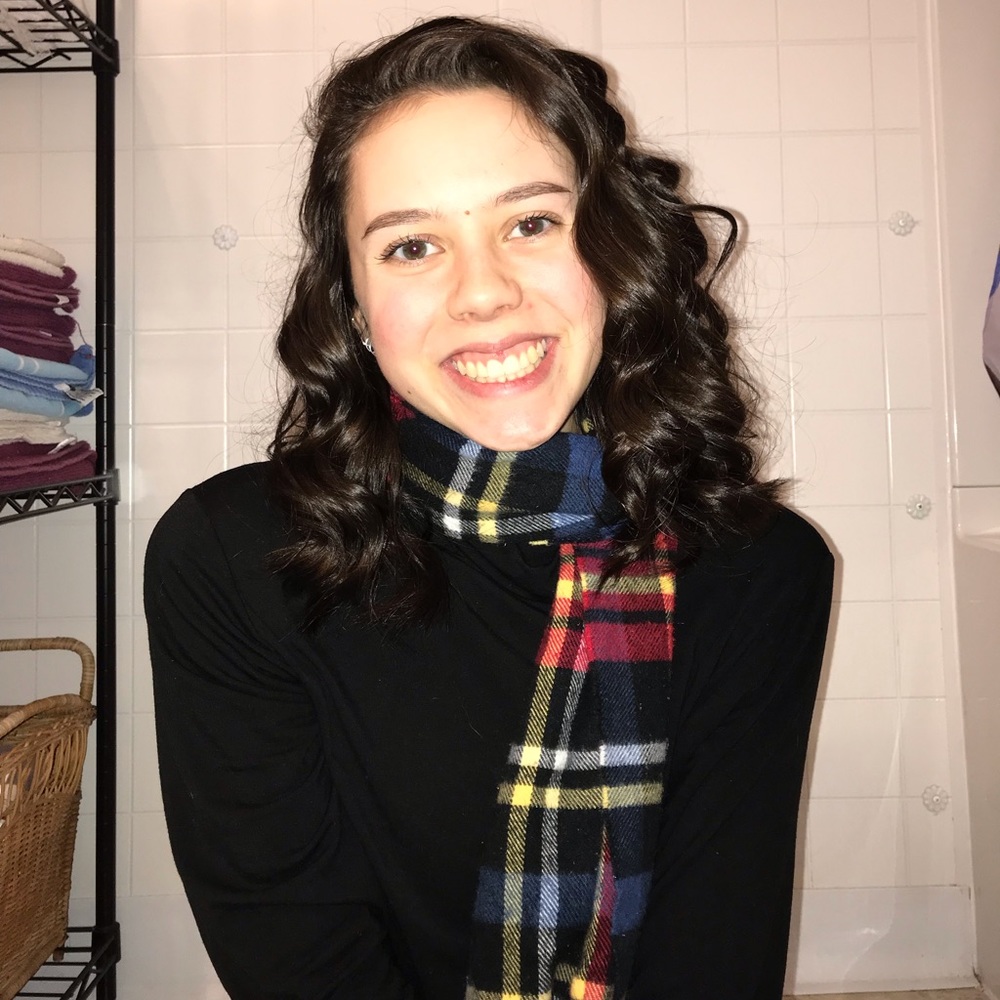 Meet your Posher, Alexis